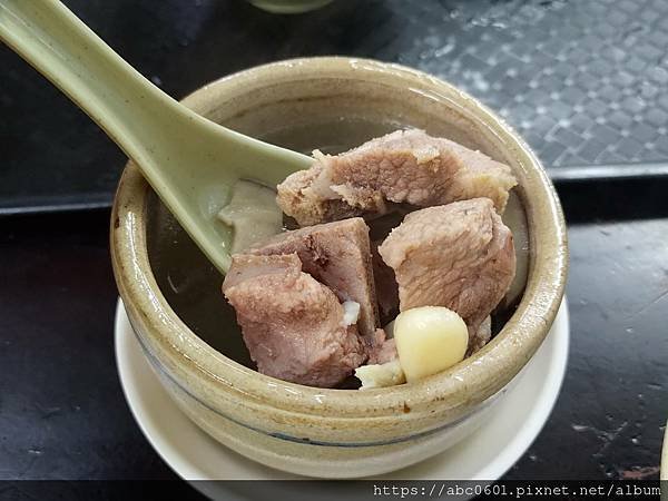 【新北】三重菜寮站美食｜平價美味排骨湯｜破萬人氣高評價！今大