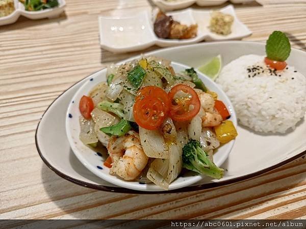 【桃園】龍潭餐廳平價美食｜Jo時光甜點X雜貨X家常料理｜花園