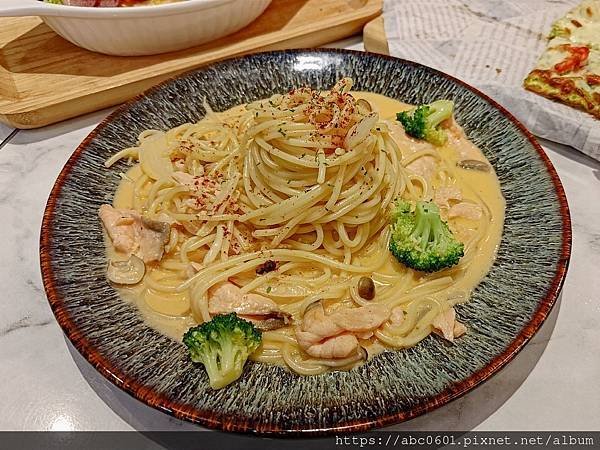 【新北】鶯歌餐酒館｜鶯歌平價美食、異國美食、下午茶｜艾麋Bi