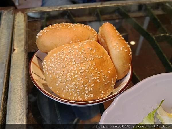 【新北】三峽咖啡廳｜三峽美食｜假日限定溪谷咖啡店｜插角25號