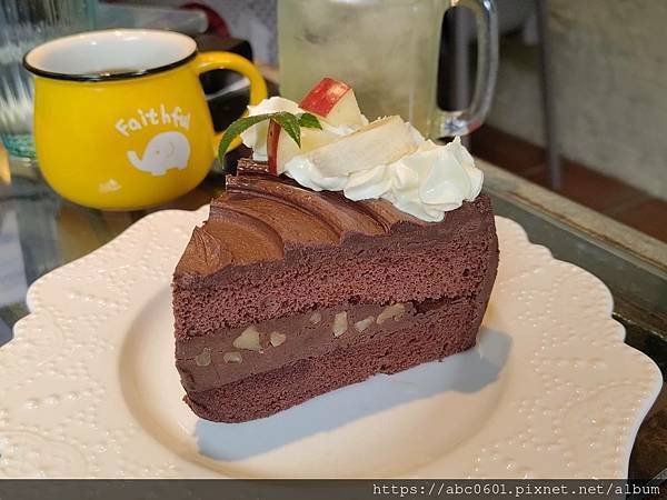 【新北】三峽咖啡廳｜三峽美食｜假日限定溪谷咖啡店｜插角25號