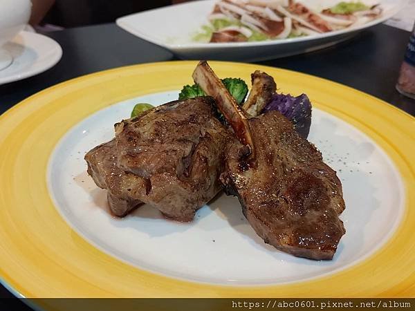 【新北】樹林美食｜平價家庭式餐廳｜墨魚佐青醬燉飯｜酥皮濃湯｜