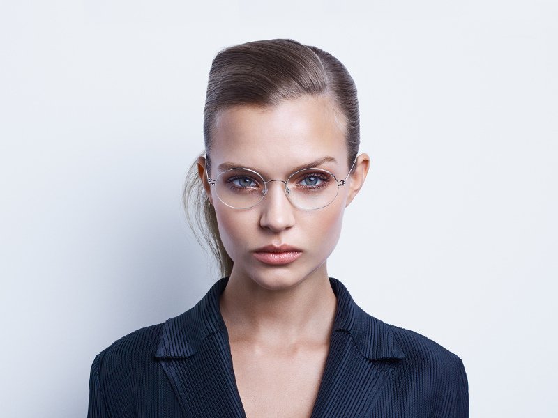 Lindberg-woman-frame.jpg