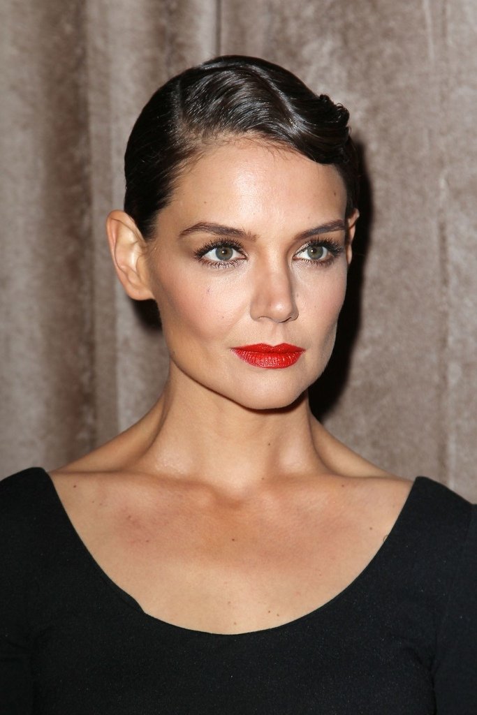 katie-holmes-the-zac-posen-fashion-show-at-vanderbilt-hall-in-new-york-city-feb.-2015_1.jpg