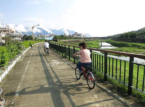 花蓮市堤防騎單車 (3)