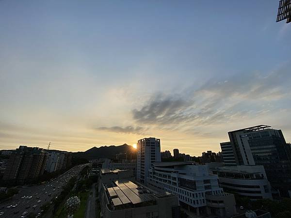 望向觀音山的夕陽與彩霞(2022.07.14 (1).jpg