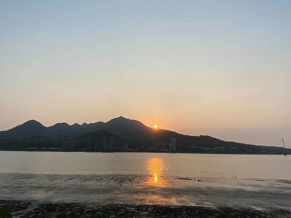 觀音山與淡水夕陽 (6).jpg