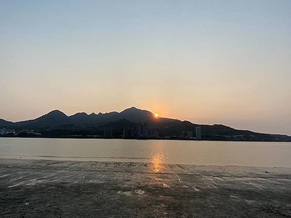 觀音山與淡水夕陽 (9).jpg