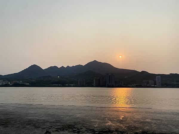 觀音山與淡水夕陽 (11).jpg