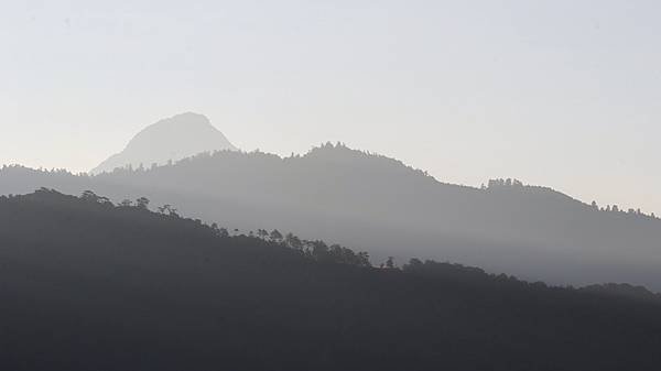 為天地寫日記(雪山登山口日出，武陵農場、梨山、合歡山風景)