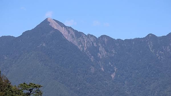 為天地寫日記(雪山登山口日出，武陵農場、梨山、合歡山風景)