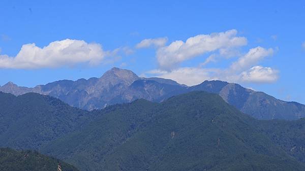 為天地寫日記(雪山登山口日出，武陵農場、梨山、合歡山風景)