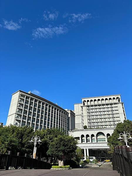 為天地寫日記(新店靜思堂與台北慈濟醫院)(2023.12.1