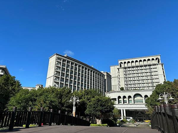 為天地寫日記(新店靜思堂與台北慈濟醫院)(2023.12.1