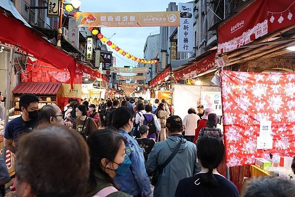 生活分享(迪化街與三峽老街，年節氣氛)(併)(2024.02