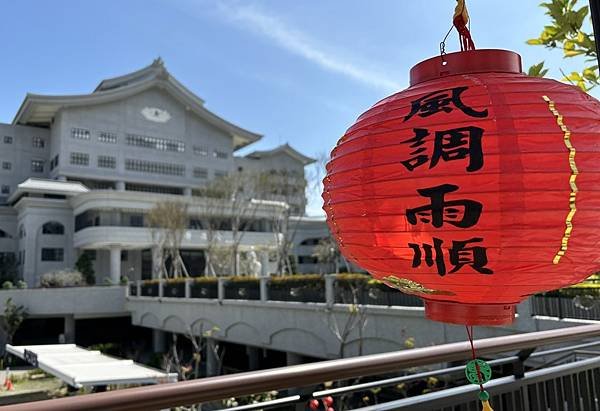 為天地寫日記(關渡平原起霧、大愛台倒影、耕耘、靜思堂與宇宙大