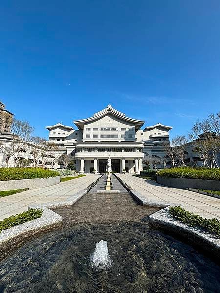 為天地寫日記(關渡平原起霧、大愛台倒影、耕耘、靜思堂與宇宙大