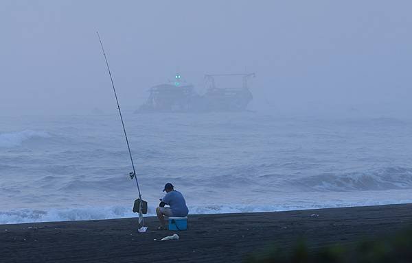 為天地寫日記(宜蘭永鎮海濱公園日出、漁船)(2024.03.