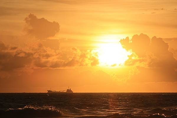 為天地寫日記(高雄旗津彩虹教堂、夕陽)(2024.07.02