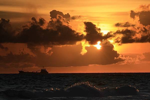 為天地寫日記(高雄旗津彩虹教堂、夕陽)(2024.07.02