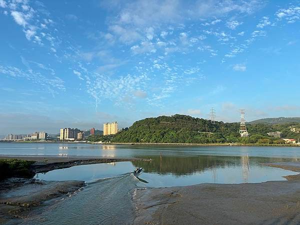 為天地寫日記(觀音山與關渡大橋清晨)(2024.10.14-