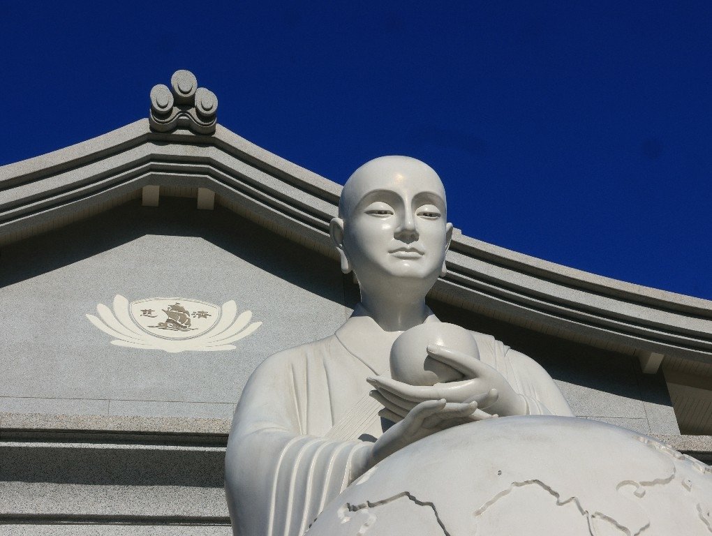 為天地寫日記(關渡靜思堂光影)(2025.04.22)