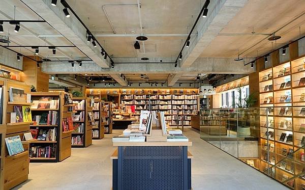 蔦屋書店2.jpg