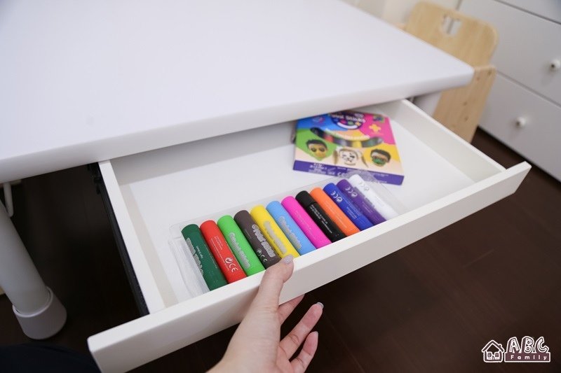【已結團】ilovekids愛兒館我的第一張小書桌、小書櫃♥