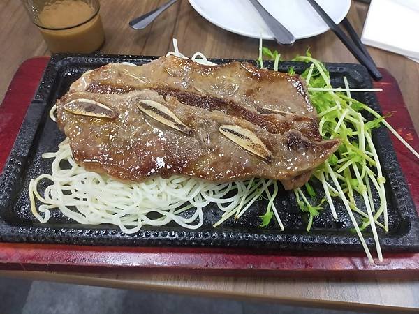 桃園饗厚牛排~