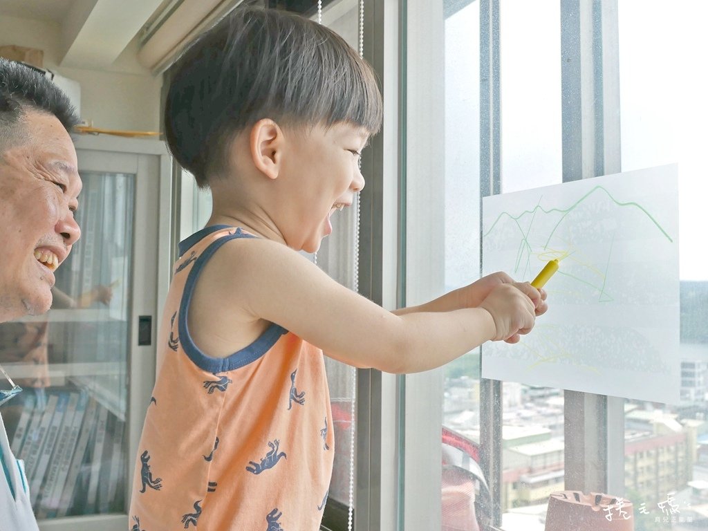 無毒蠟筆 水洗 幼兒 蛋型 水洗畫布 繪兒樂 兒童 ptt06.jpg