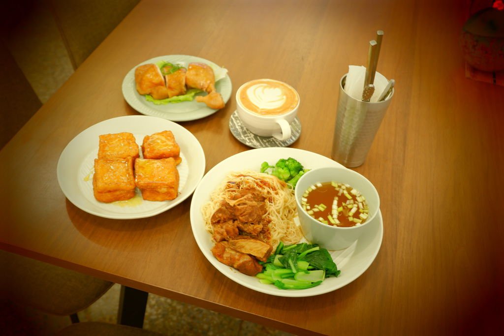 [食評]洋溢著懷舊風情的紅盤子港式茶餐廳