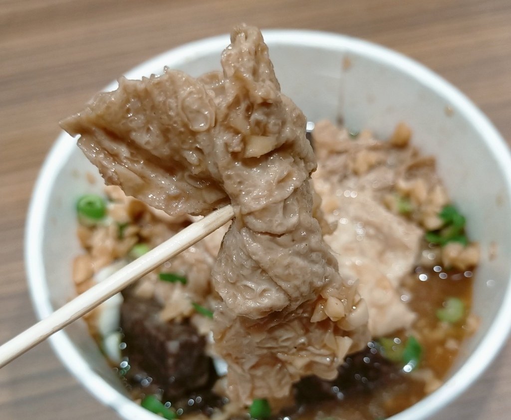 [分享]台中北屯總站夜市古早味灶腳蒜香烏龍豆干