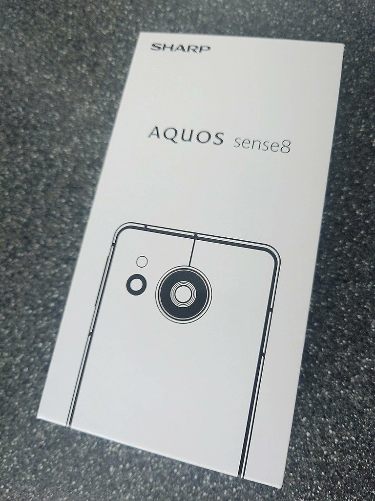 [輕手機推薦]開箱SHARP AQUOS sense8手機，