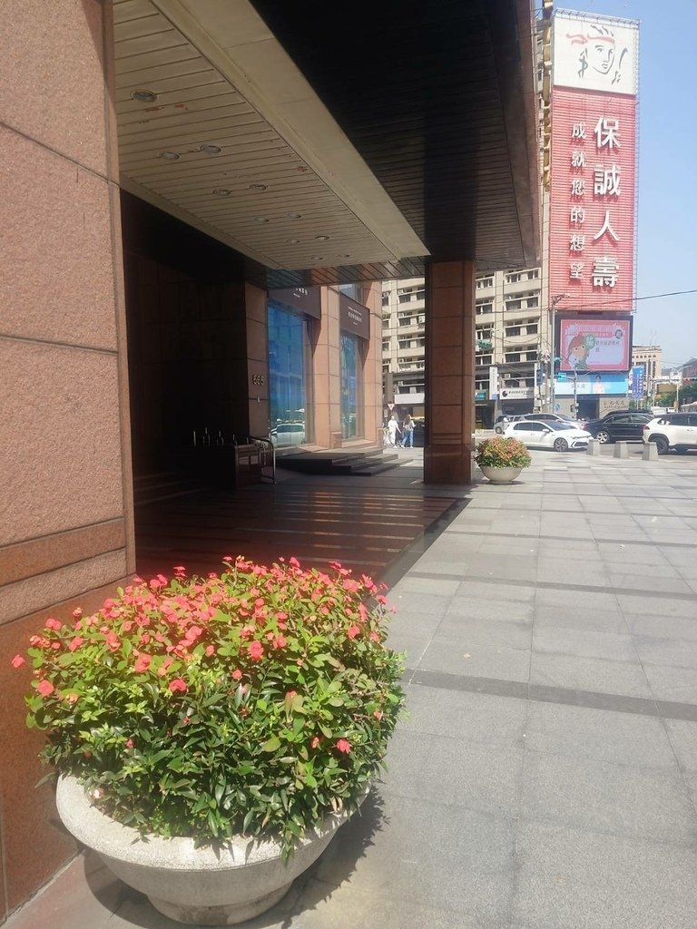 [分享]城市攝影師的凝視：在信義的光影裡行走