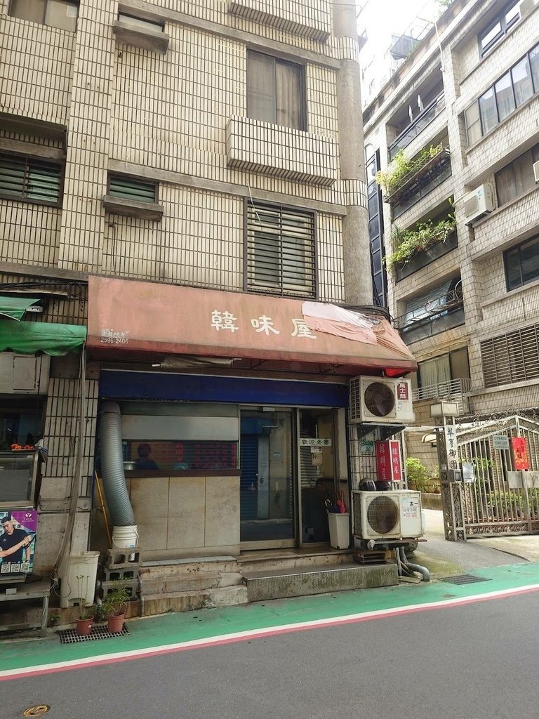 [分享]城市攝影師的凝視：在信義的光影裡行走