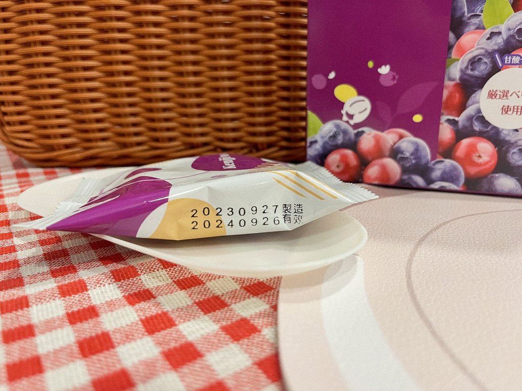 健司Kenji莓果巧酥脆片。零食推薦/評價。辦公室必備零食，