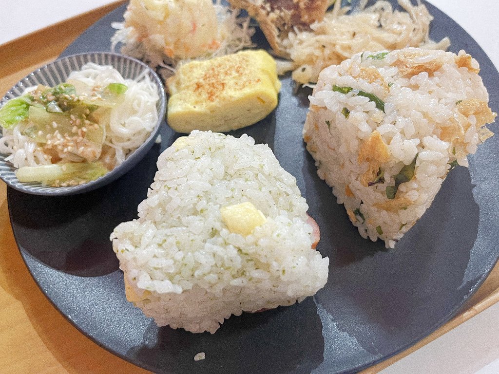 伍村-池上日式飯糰。飯糰專賣店。池上美食。飯糰推薦。池上米製