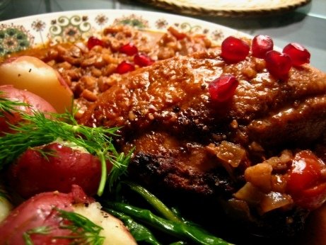 84_persian_style_chicken_with_walnut_onion_and_pomegranite_sauce_fesenjan_p372