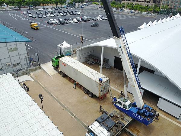 桃園吊車永盛起重 - 世大運廚具設備卸貨安裝及定位