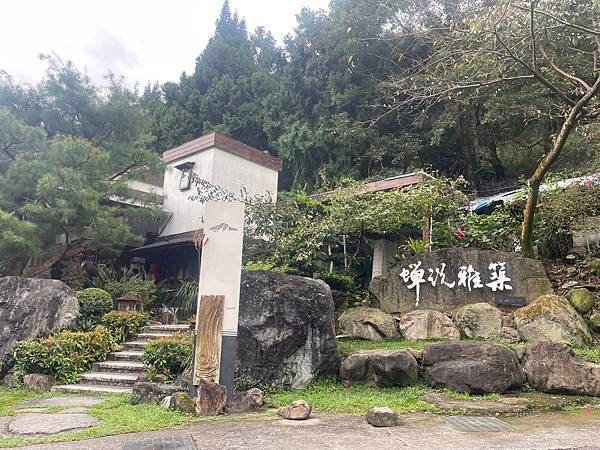 石小孩愛露營...南投信義住在玉山園露營區(2023.10/