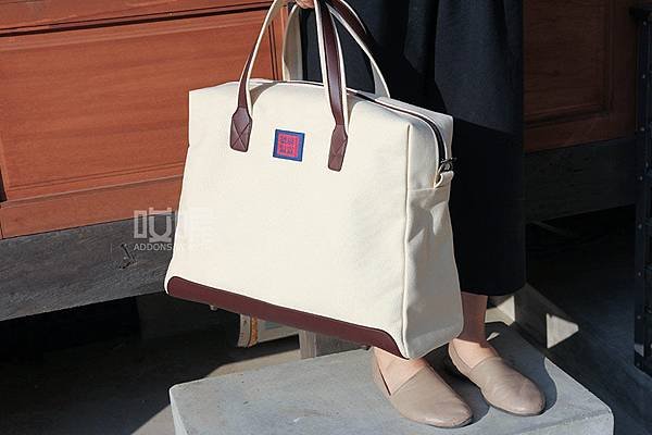 guang-fu-hao-fashion-canvas-handbag.jpg