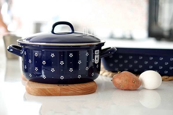 austria-riess-country-style-enamel-stewpot-10.jpg
