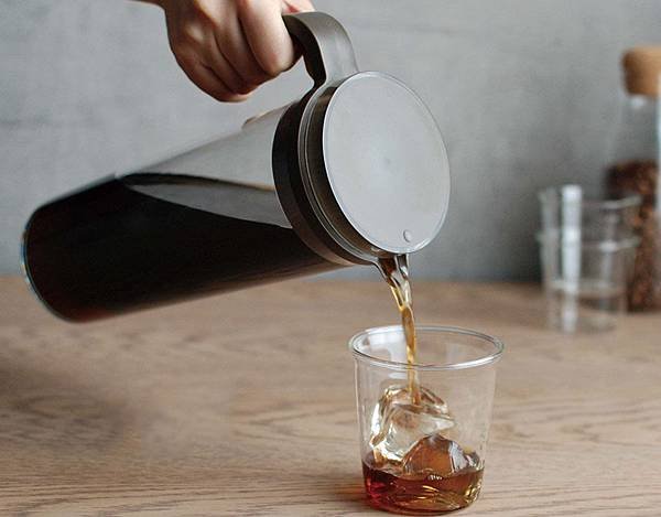 kinto-plug-coffee-bottle-01.jpg
