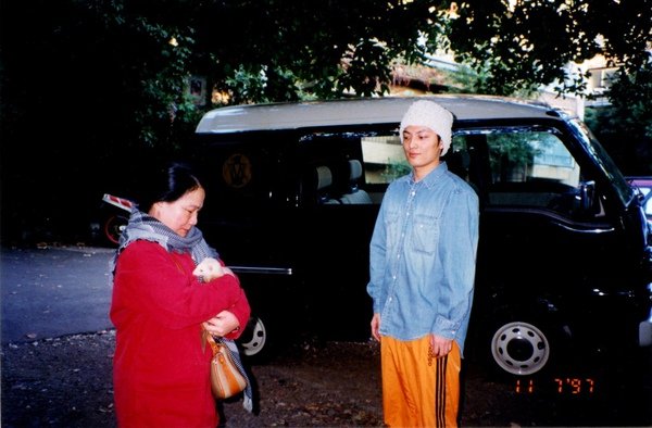 抱雪貂1997原宿.jpg