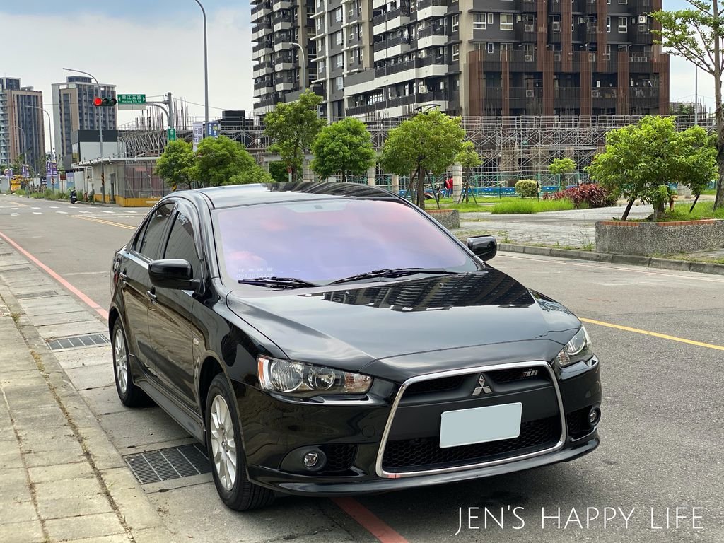 台北內湖聖唯汽車隔熱紙IMG_1917.jpg