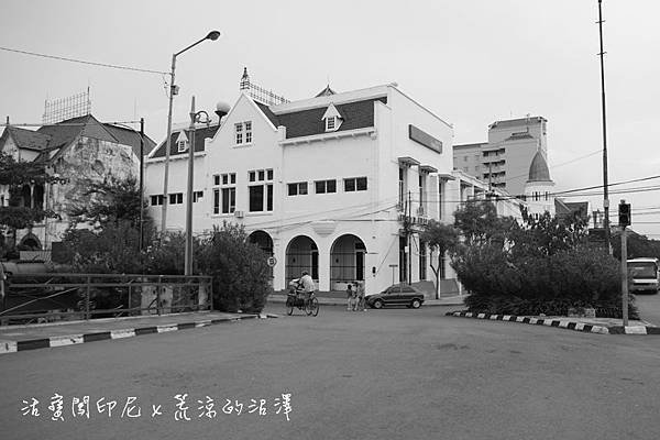 Jembatan Merah (紅橋)