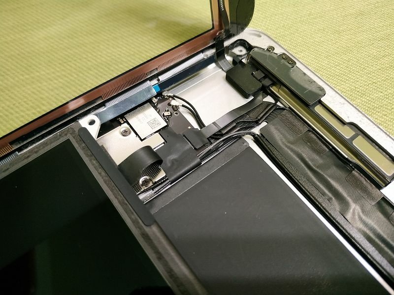 IMG_20221001_033951(001).jpg - 20221001_重黏iPad9面板