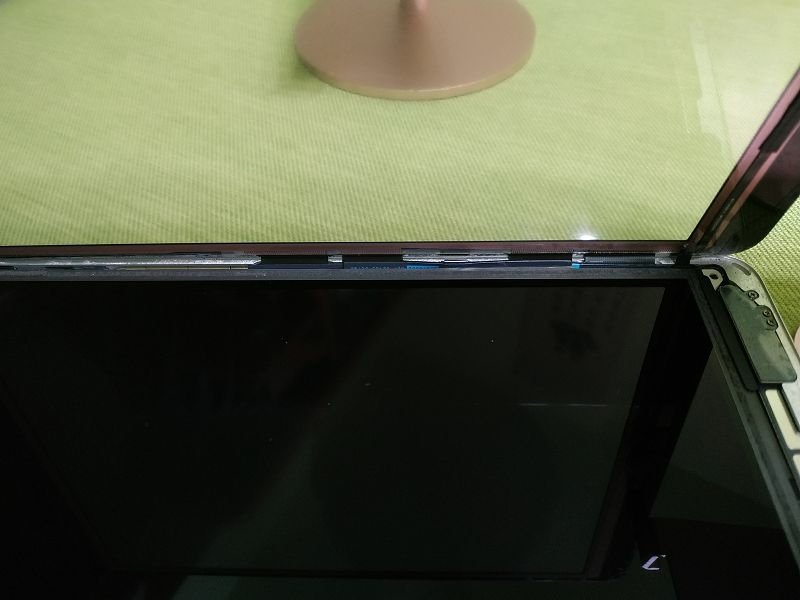IMG_20221001_035749(001).jpg - 20221001_重黏iPad9面板