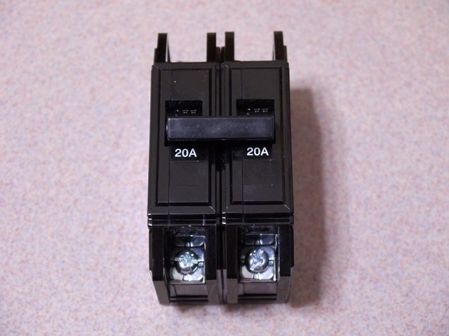 P1820920(001).jpg - 20180322_冷氣機220V電源配線