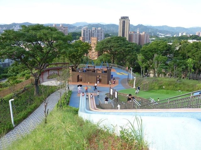 2018-07-01 06-10-36(001).jpg - 20180701_中和_員山公園_麥當勞吃早餐